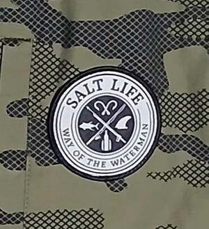 Salt Life Mens M Scaled Rogue Camo Lightweight Full Zip Patch Jacket Green